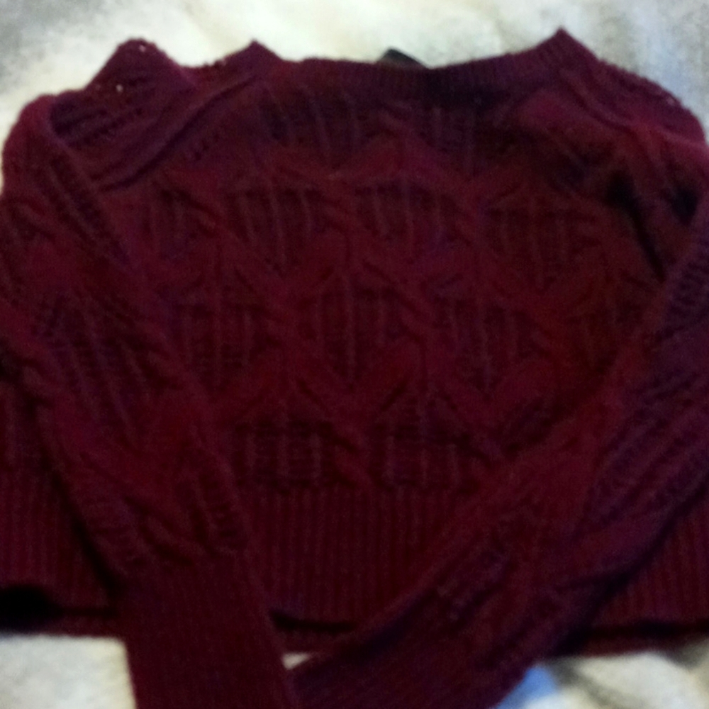Maroon winter sweater for teens and youths